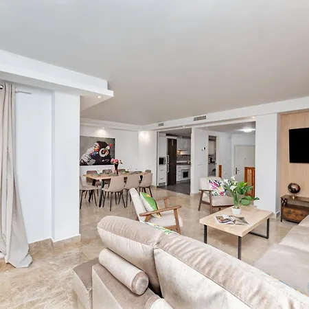 Cozy 4 Bedroom Townhouse With Swimming Pool Marbella Exterior photo