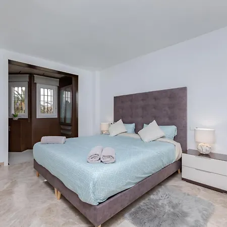 Cozy 4 Bedroom Townhouse With Swimming Pool Marbella Exterior photo