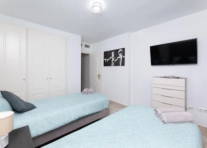Cozy 4 Bedroom Townhouse With Swimming Pool