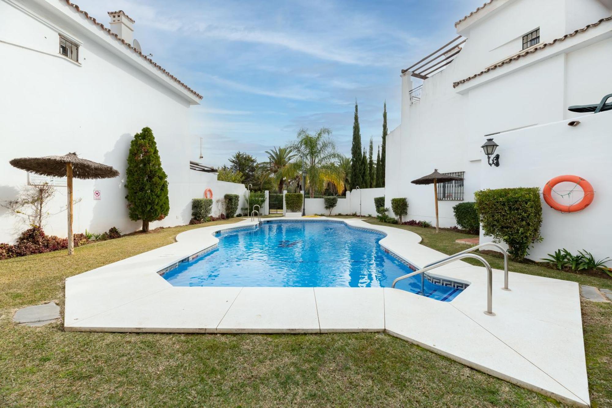 Ferienhaus Cozy 4 Bedroom Townhouse With Swimming Pool *